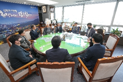 생활폐기물 업체 성금 전달식